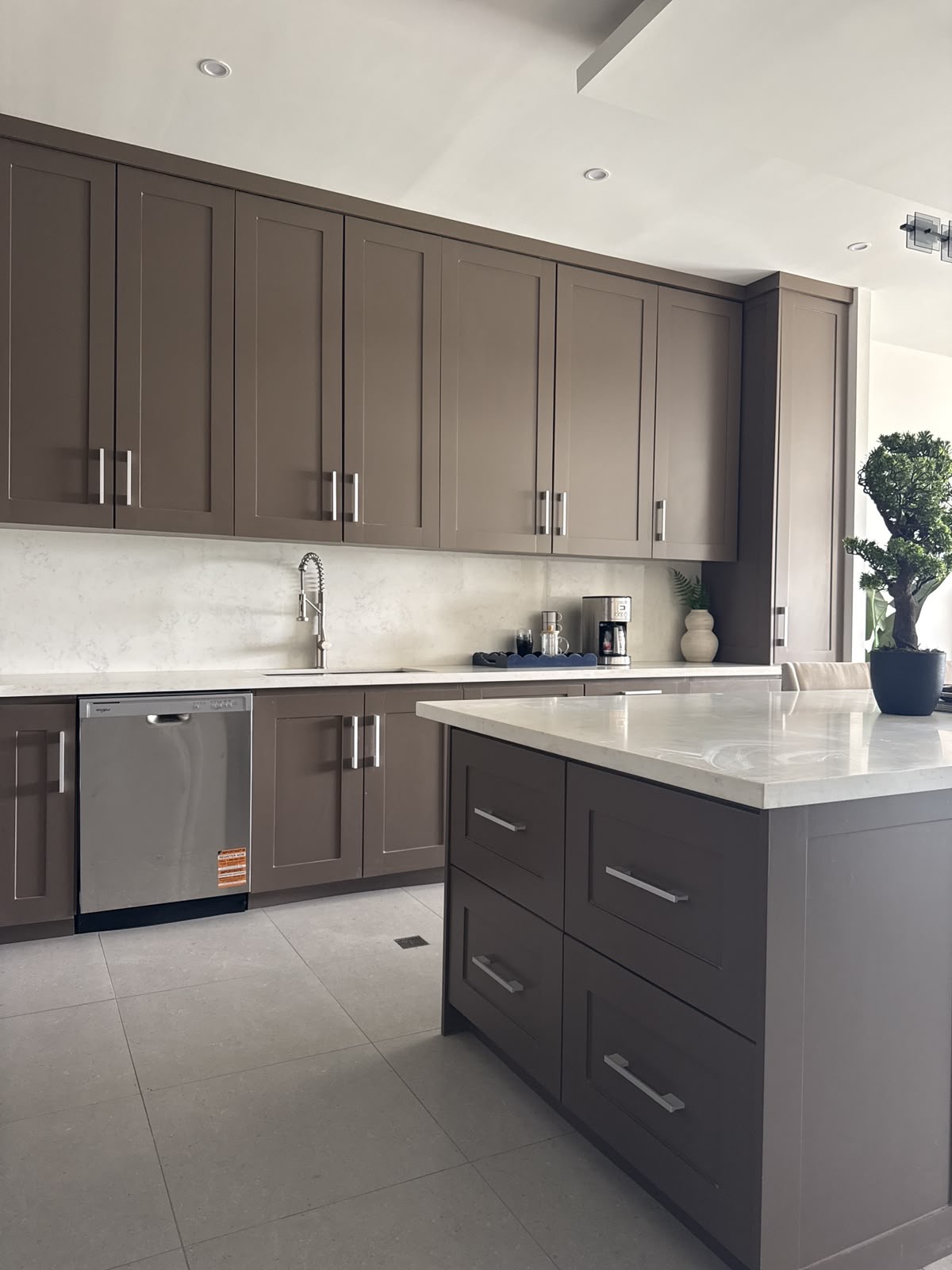 Contemporary kitchen with quartz countertops