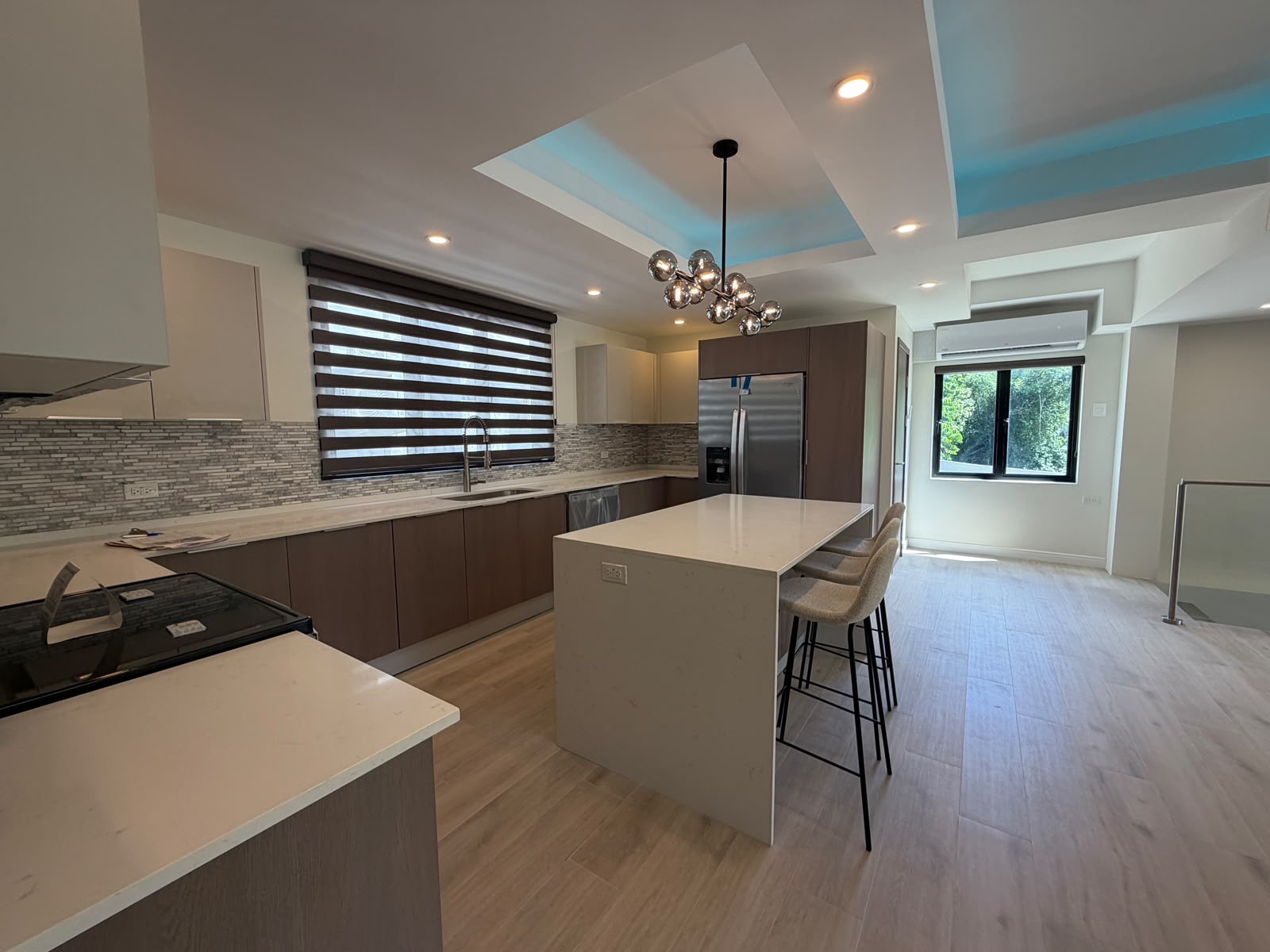 Kitchen with breakfast bar seating